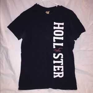 End navy Hollister tee shirt size small.